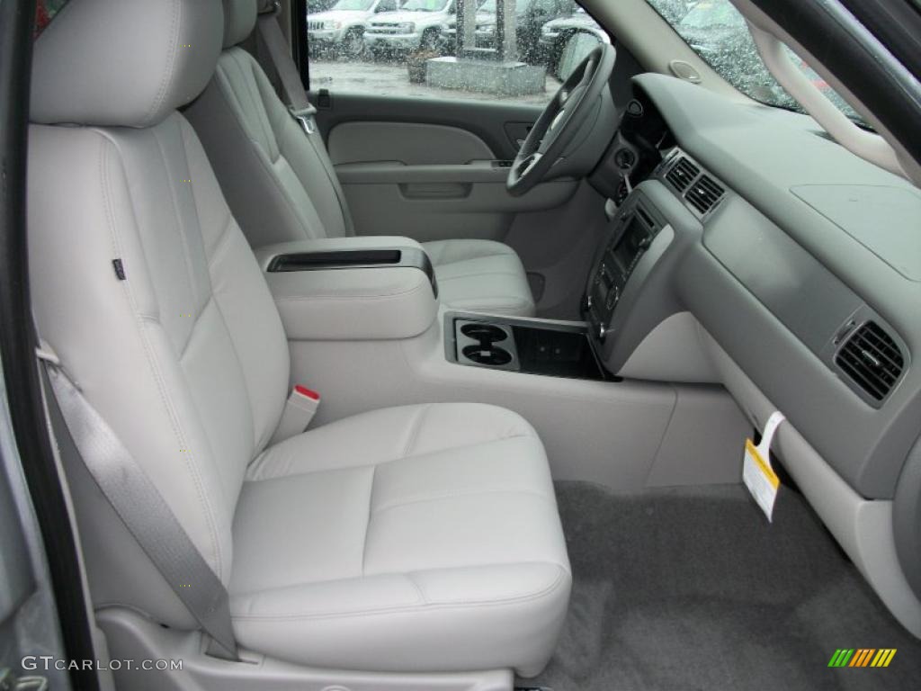 Light Titanium/Dark Titanium Interior 2011 Chevrolet Suburban LT 4x4 Photo #40033818