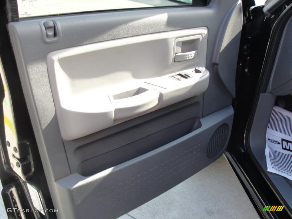 2007 Dodge Dakota SLT Club Cab Medium Slate Gray Door Panel Photo #40035814