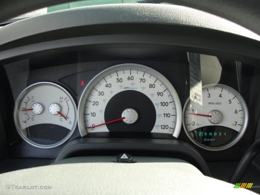 2007 Dodge Dakota SLT Club Cab Gauges Photo #40035942