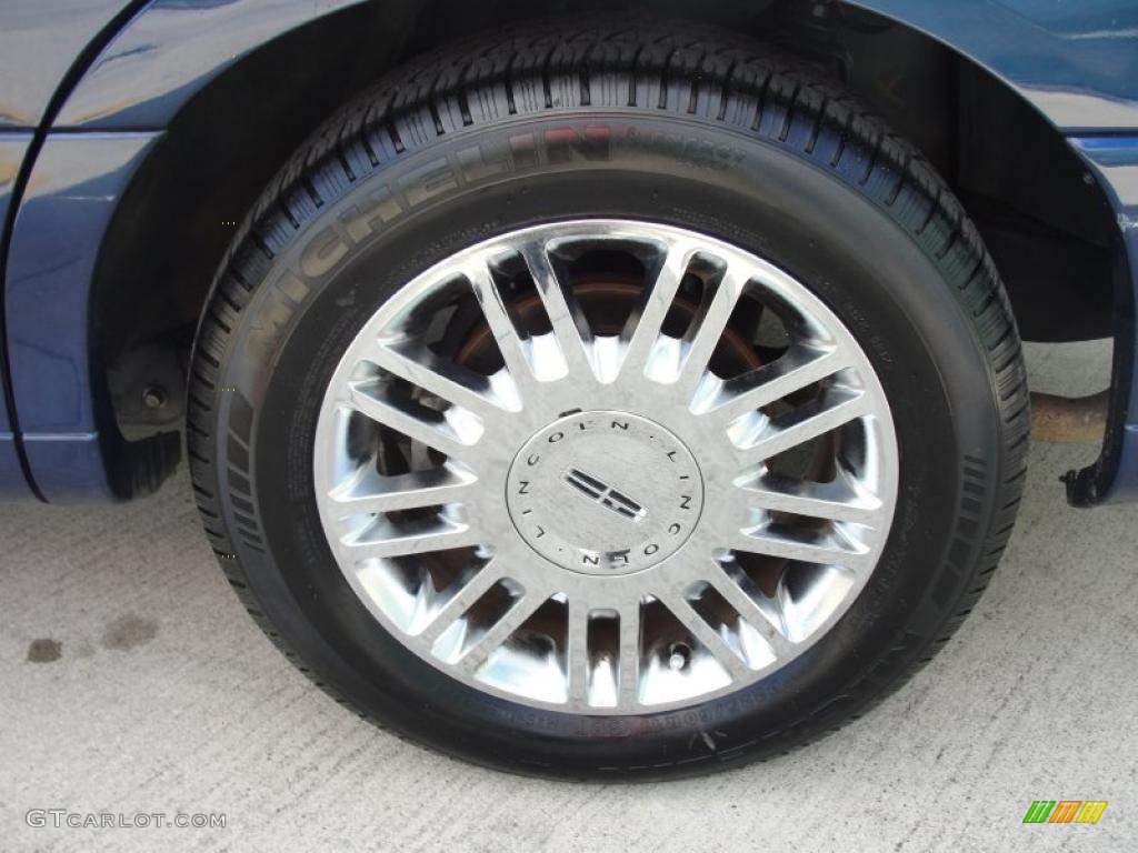 2007 Lincoln Town Car Signature Limited Wheel Photo #40036142
