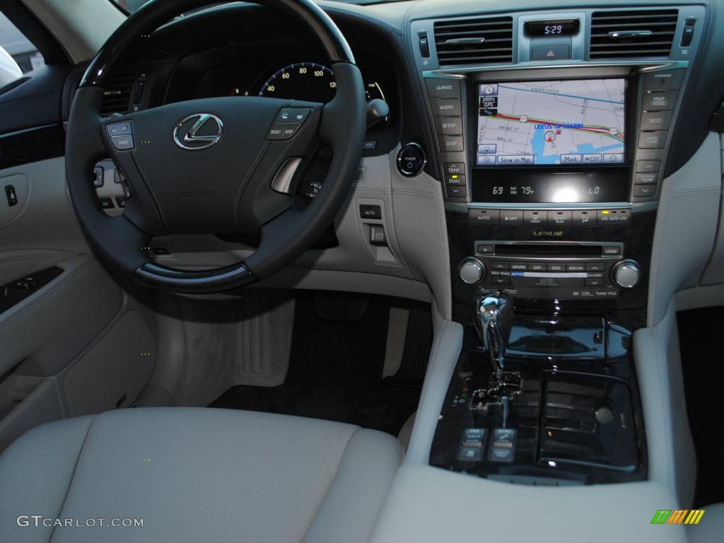 2010 Lexus LS 600h L AWD Hybrid Light Gray Dashboard Photo #40038478