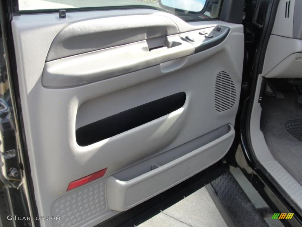 2000 Ford F250 Super Duty XLT Extended Cab Medium Graphite Door Panel Photo #40039158