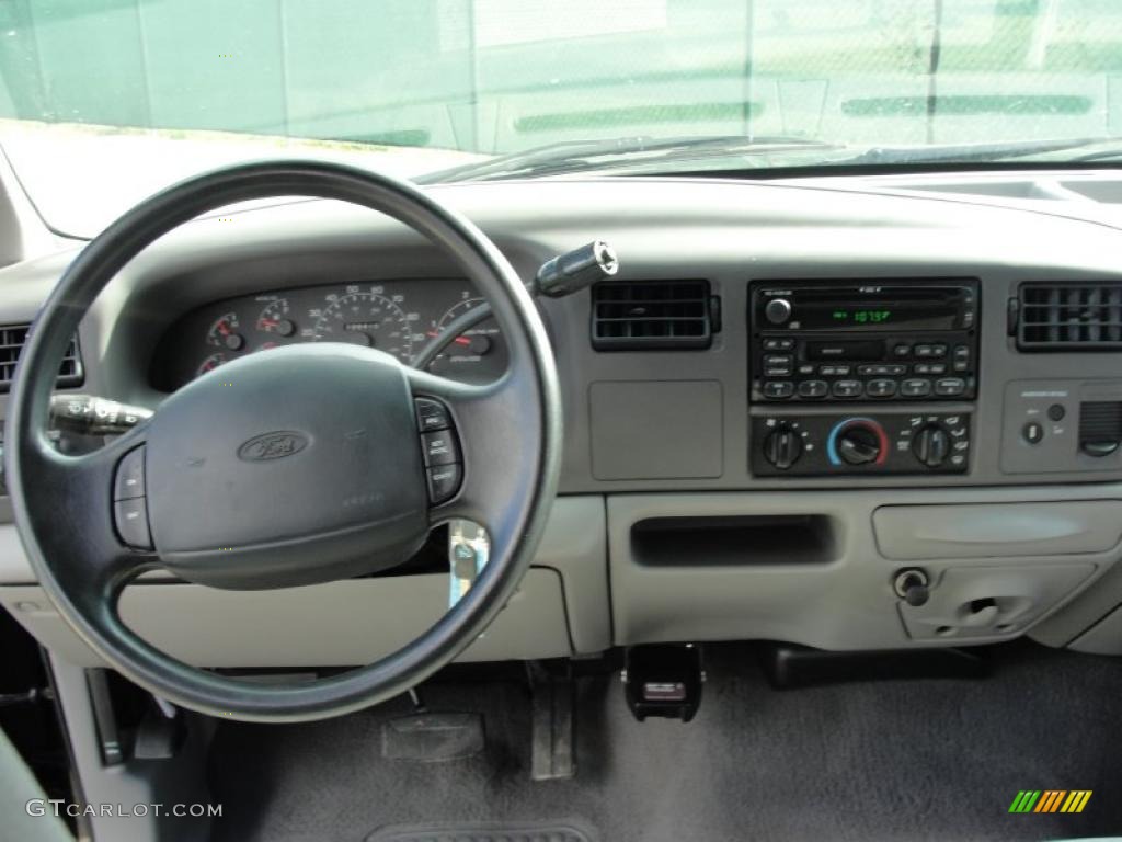 2000 Ford F250 Super Duty XLT Extended Cab Medium Graphite Dashboard Photo #40039206