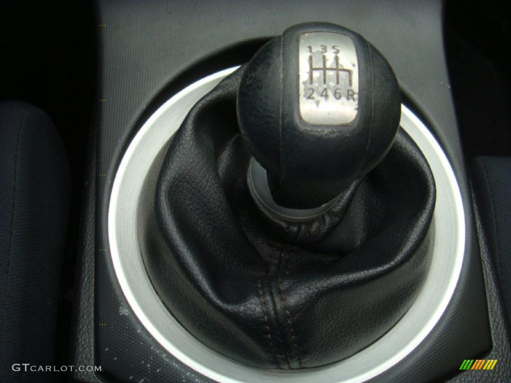2005 Nissan 350Z Coupe 6 Speed Manual Transmission Photo #40041330