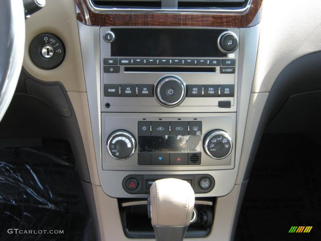 2011 Chevrolet Malibu LTZ Controls Photo #40041570