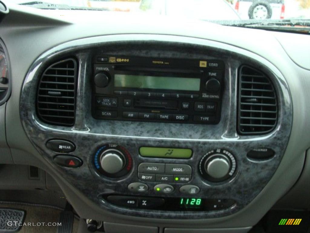 2003 Toyota Sequoia Limited 4WD Controls Photo #40041638