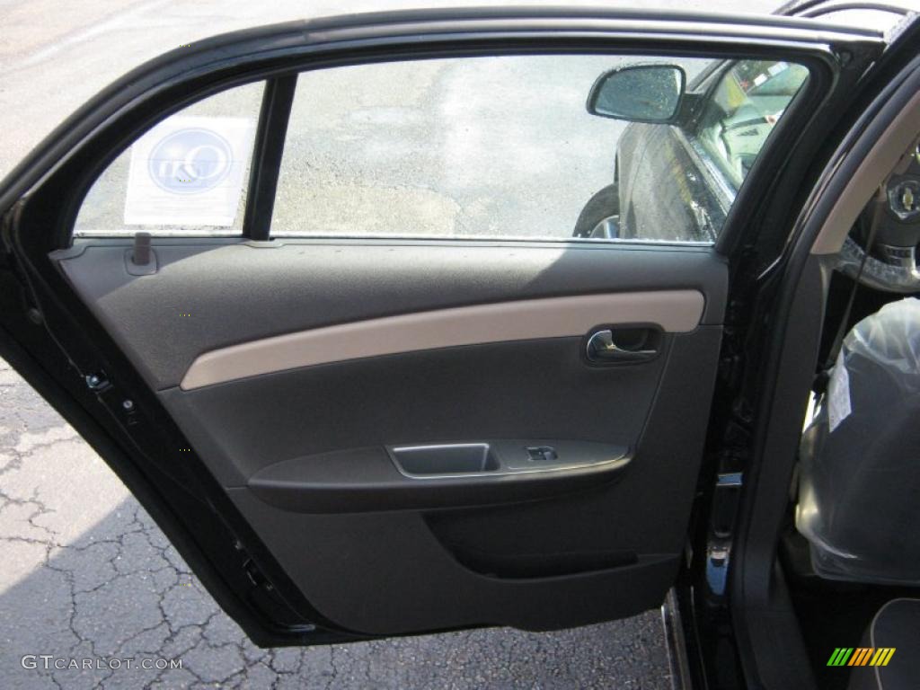 2011 Chevrolet Malibu LTZ Cocoa/Cashmere Door Panel Photo #40041678
