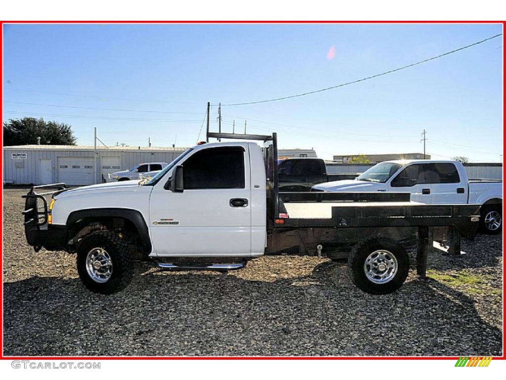 2003 Silverado 2500HD Regular Cab 4x4 Chassis - Summit White / Dark Charcoal photo #3