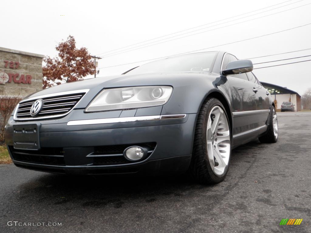 2004 Phaeton V8 4Motion Sedan - Coucou Grey / Anthracite photo #2