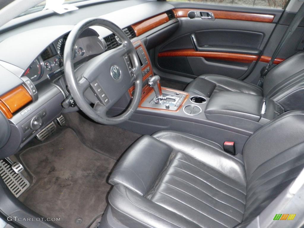 2004 Phaeton V8 4Motion Sedan - Coucou Grey / Anthracite photo #7