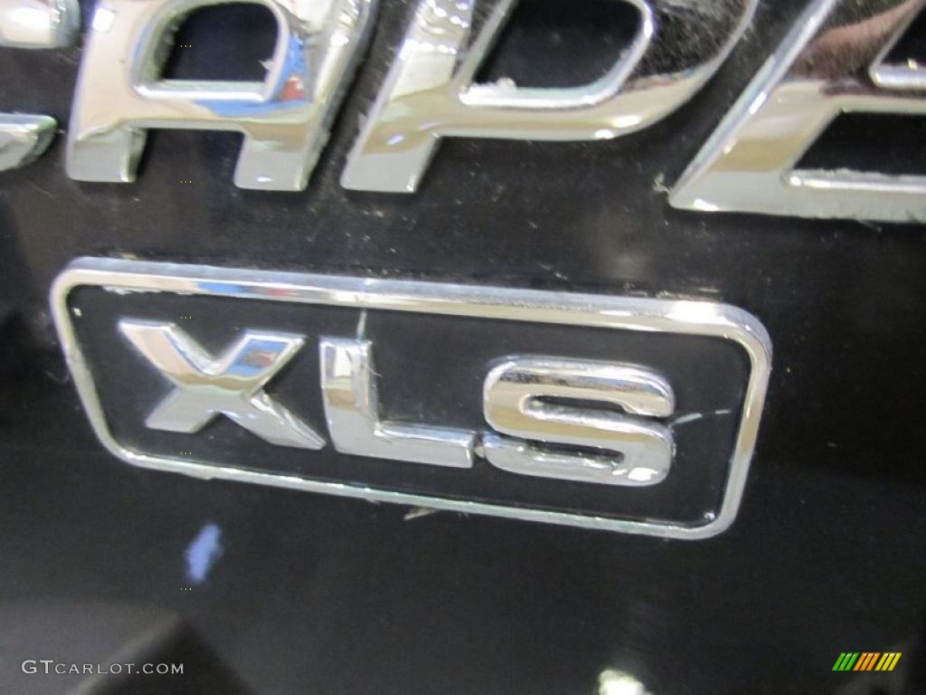 2002 Ford Escape XLS V6 4WD Marks and Logos Photo #40048158