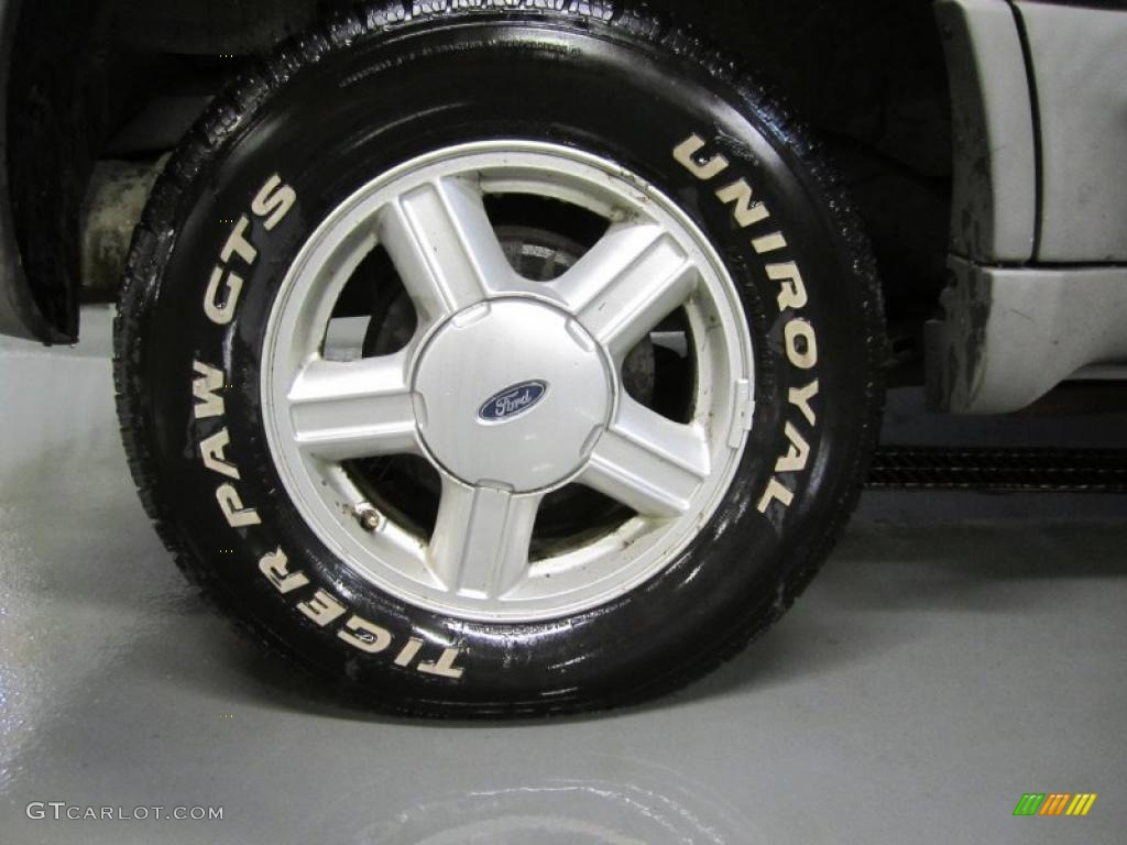 2002 Ford Escape XLS V6 4WD Wheel Photo #40048166