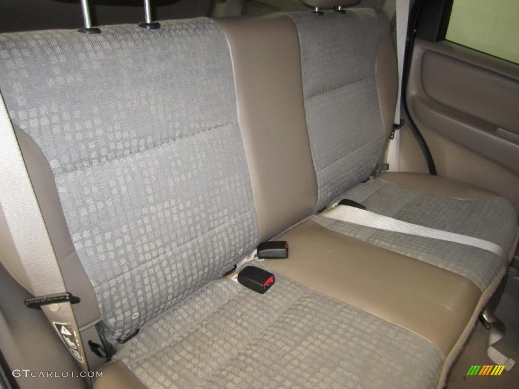 Medium Parchment Interior 2002 Ford Escape XLS V6 4WD Photo #40048186
