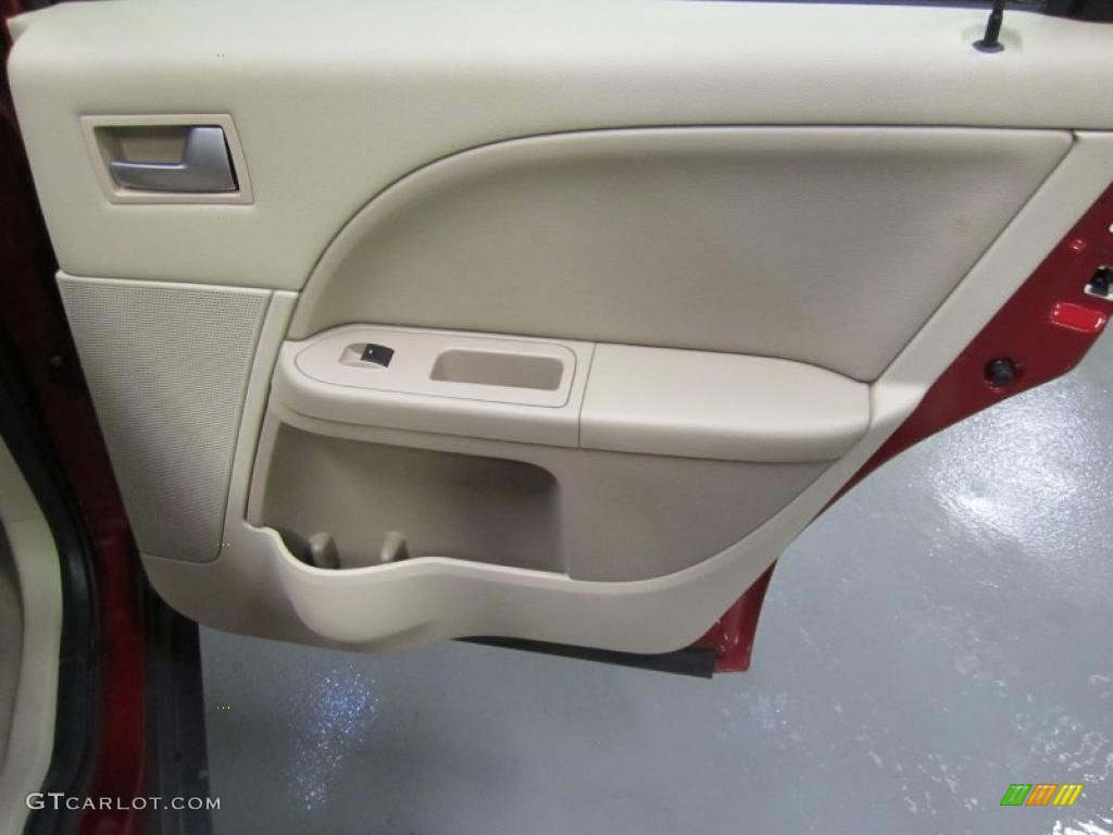 2006 Ford Five Hundred SEL AWD Pebble Beige Door Panel Photo #40048958