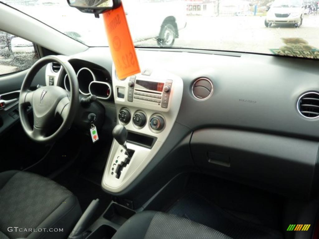 2010 Pontiac Vibe 1.8L Ebony Dashboard Photo #40049562