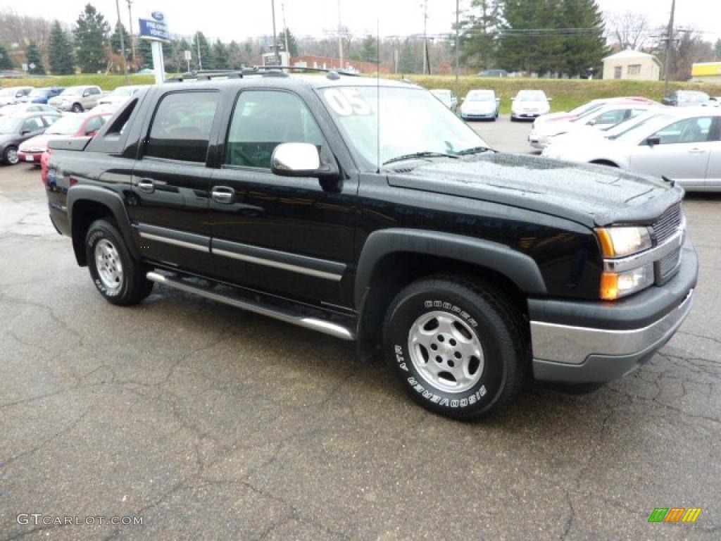 2005 Avalanche LT 4x4 - Black / Gray/Dark Charcoal photo #6