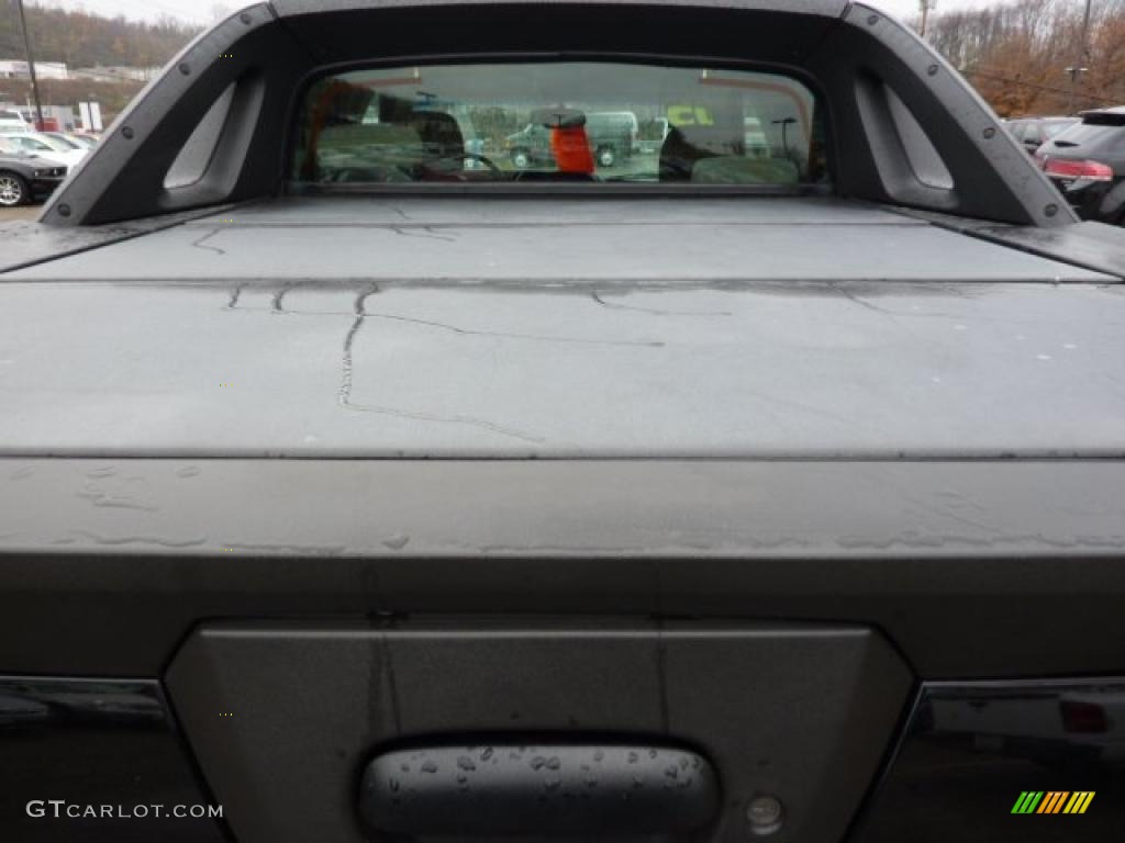 2005 Avalanche LT 4x4 - Black / Gray/Dark Charcoal photo #15