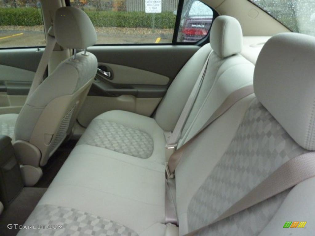 Neutral Interior 2004 Chevrolet Malibu LS V6 Sedan Photo #40051258