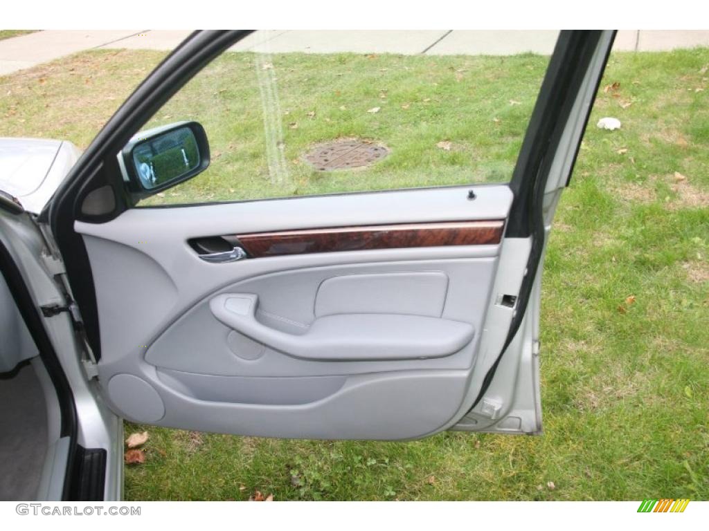 2001 BMW 3 Series 325i Sedan Grey Door Panel Photo #40051842