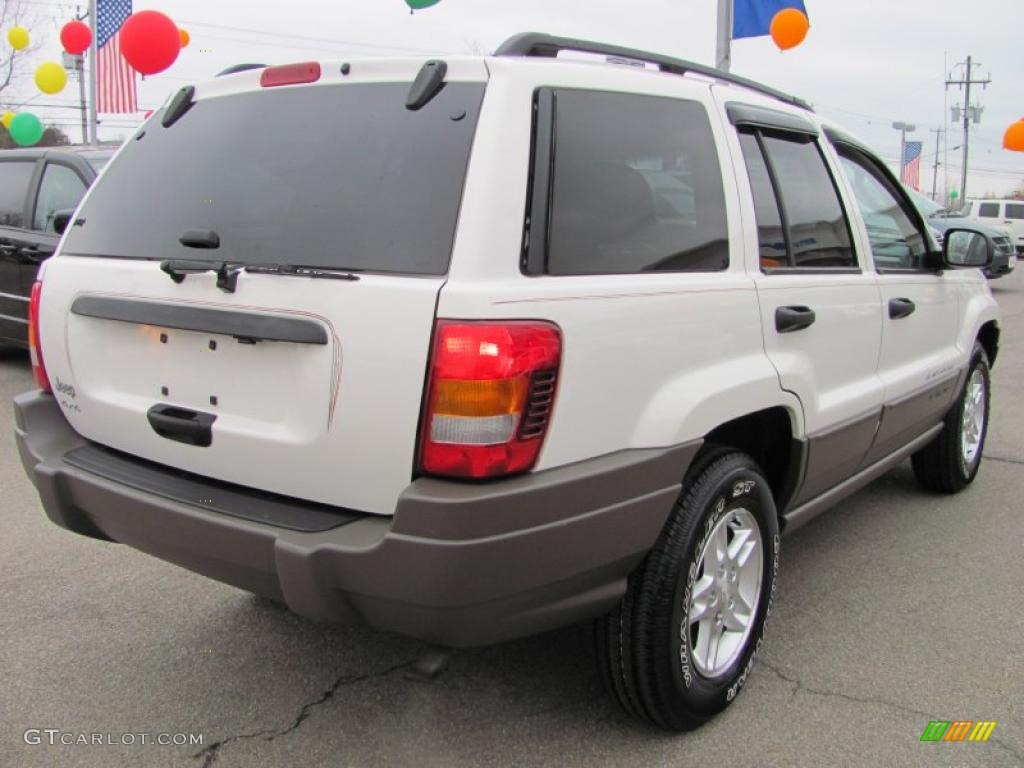 2003 Grand Cherokee Laredo 4x4 - Stone White / Taupe photo #2