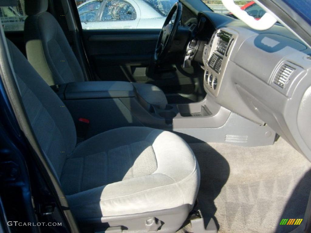 2004 Explorer XLT 4x4 - Dark Blue Pearl Metallic / Graphite photo #21