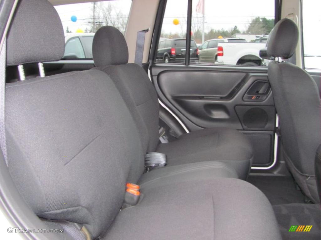 2003 Grand Cherokee Laredo 4x4 - Stone White / Taupe photo #16