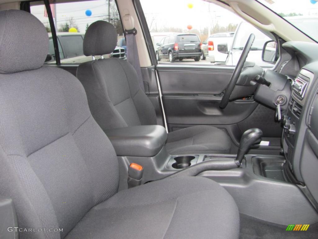 2003 Grand Cherokee Laredo 4x4 - Stone White / Taupe photo #17