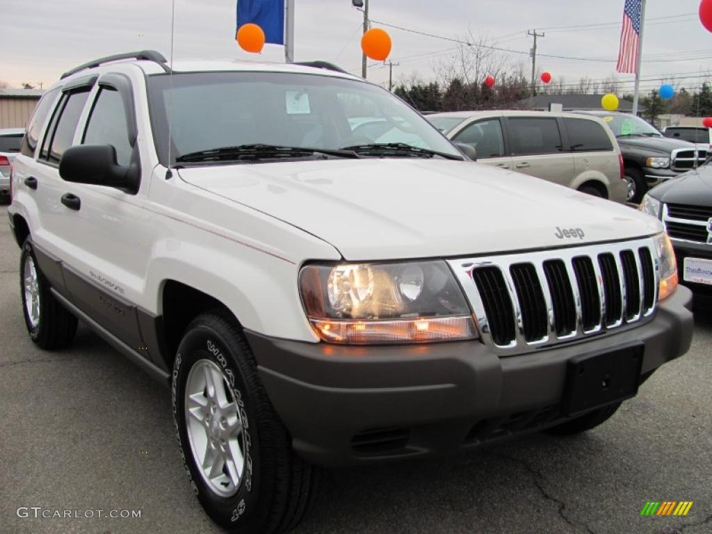 2003 Grand Cherokee Laredo 4x4 - Stone White / Taupe photo #20