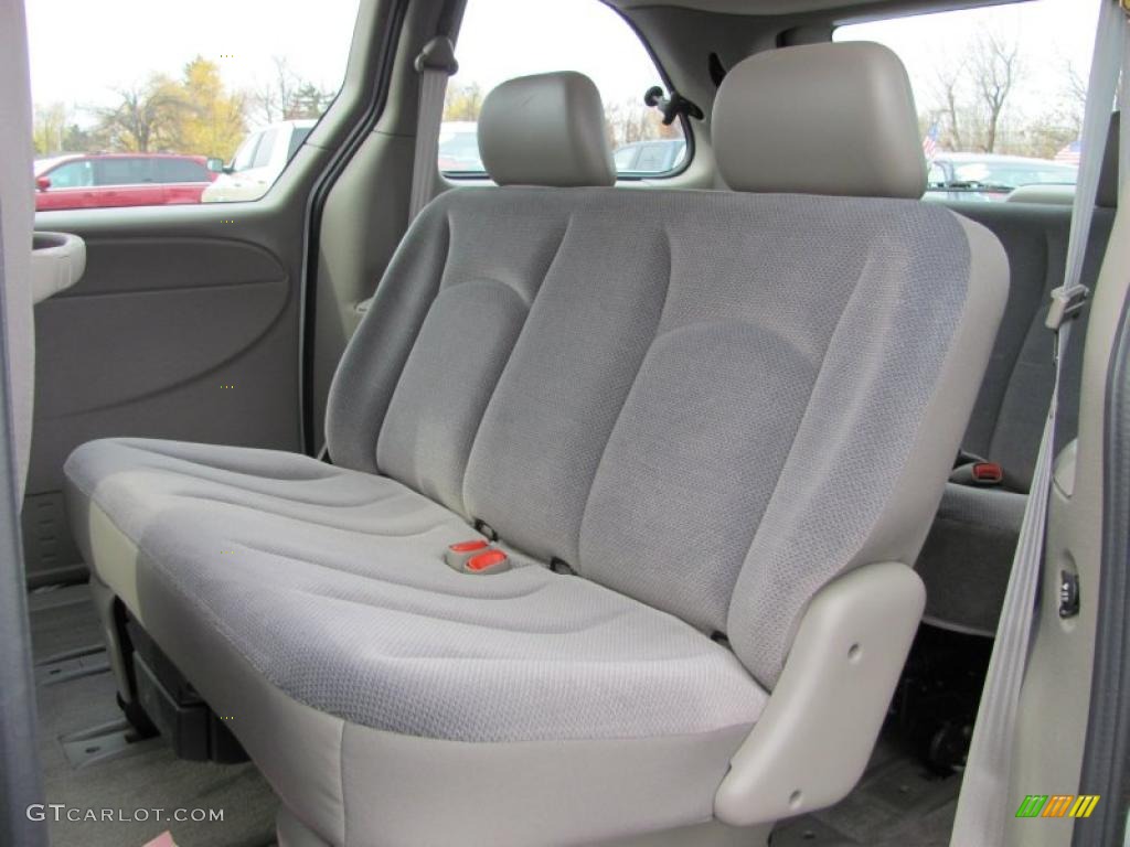 Taupe Interior 2003 Dodge Caravan SE Photo #40054405