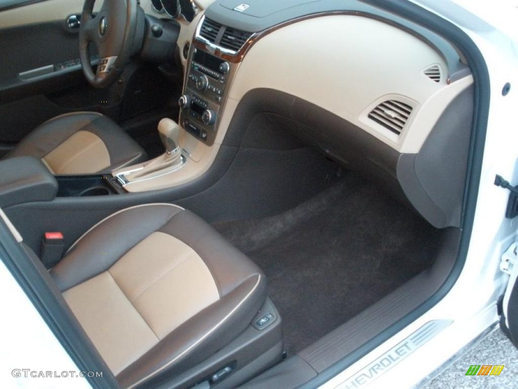 2010 Chevrolet Malibu LTZ Sedan Cocoa/Cashmere Dashboard Photo #40058299