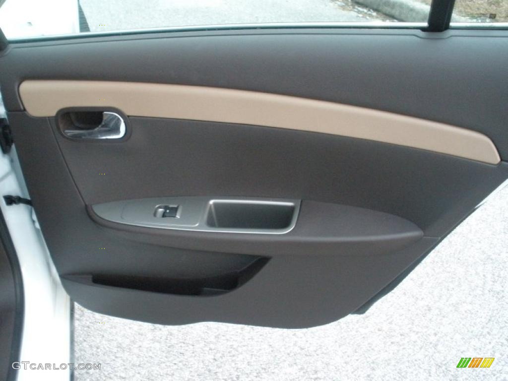 2010 Chevrolet Malibu LTZ Sedan Cocoa/Cashmere Door Panel Photo #40058323