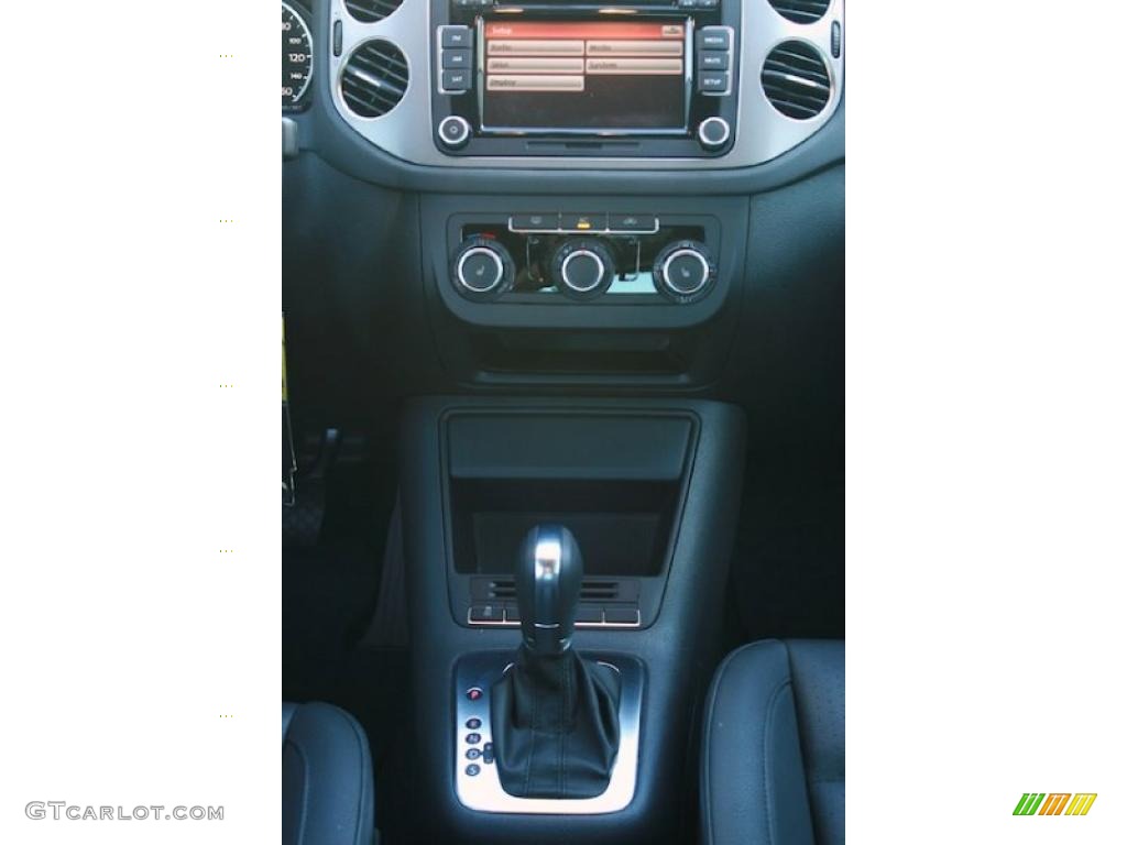 2011 Volkswagen Tiguan SE 6 Speed Tiptronic Automatic Transmission Photo #40059743