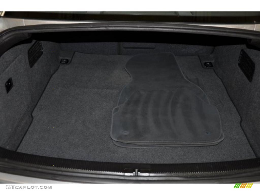 2001 Audi A6 2.8 quattro Sedan Trunk Photo #40062795
