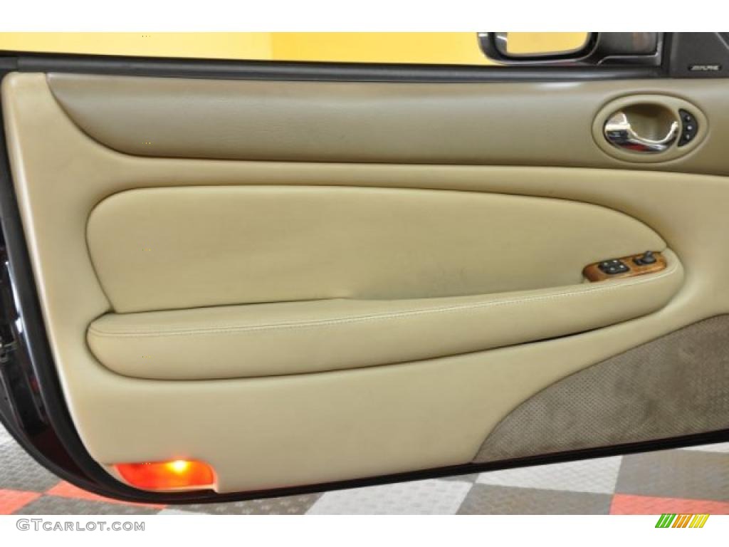 2001 Jaguar XK XK8 Convertible Cashmere Door Panel Photo #40063055