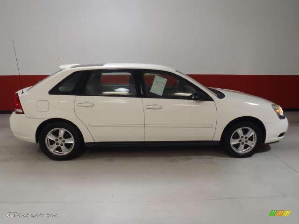 2005 Malibu Maxx LS Wagon - White / Gray photo #2