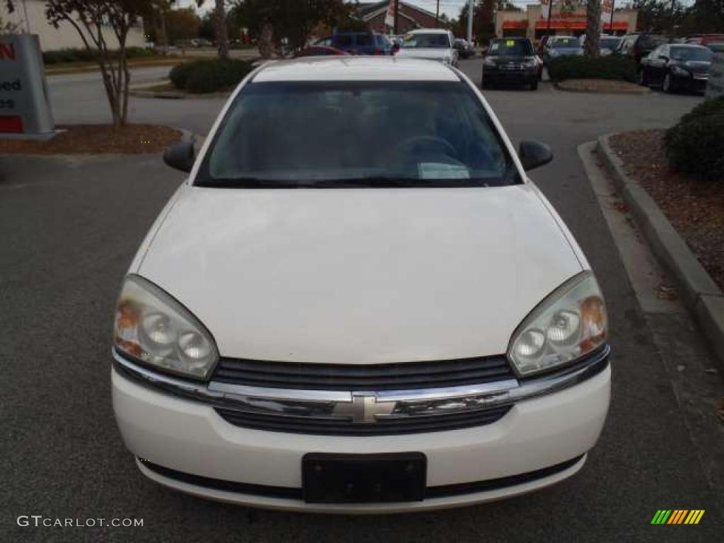 2005 Malibu Maxx LS Wagon - White / Gray photo #4