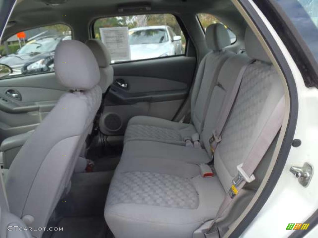 2005 Malibu Maxx LS Wagon - White / Gray photo #9