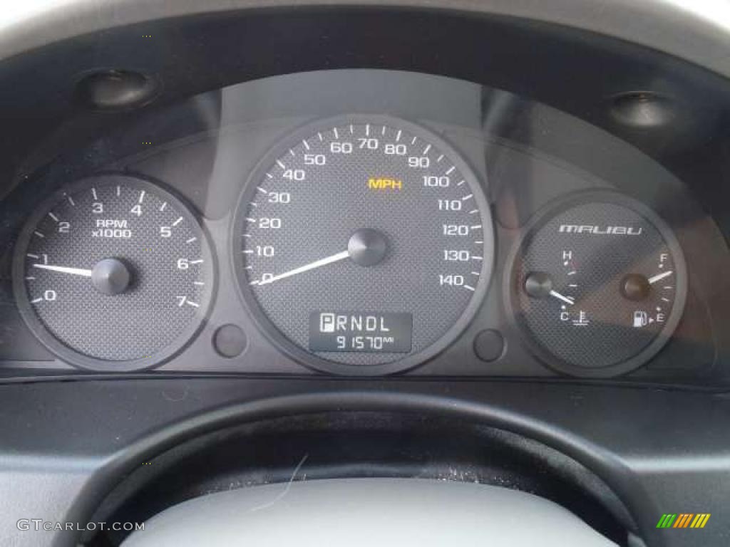 2005 Malibu Maxx LS Wagon - White / Gray photo #10