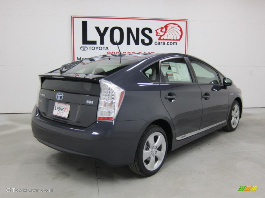 2010 Prius Hybrid V - Winter Gray Metallic / Dark Gray photo #26