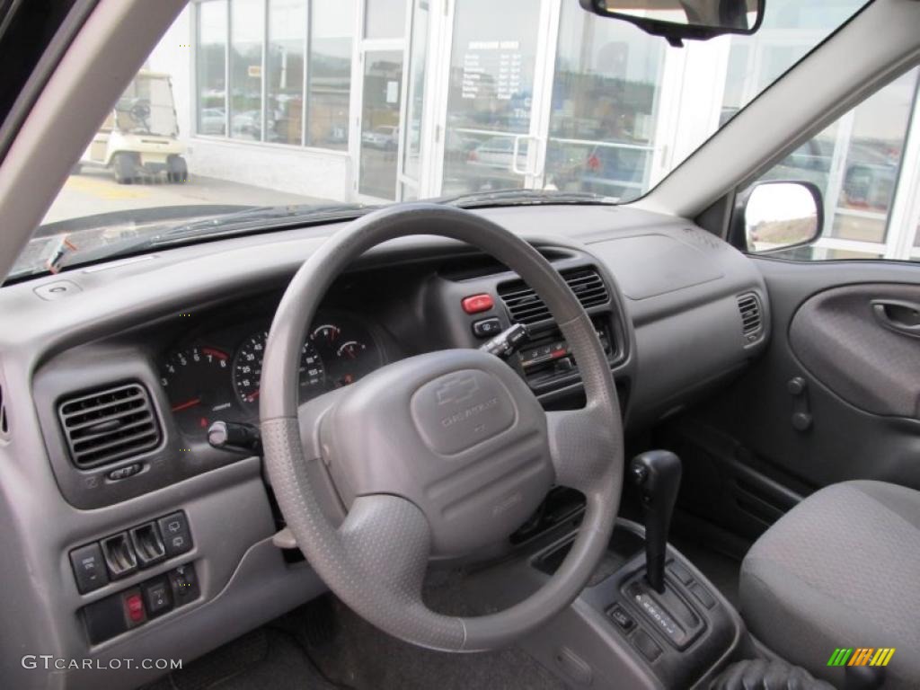 Medium Gray Interior 2000 Chevrolet Tracker 4WD Hard Top Photo #40070147