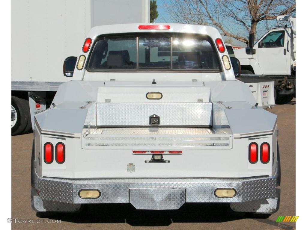 2004 F550 Super Duty XLT Crew Cab Fifth Wheel - Oxford White / Medium Parchment photo #10