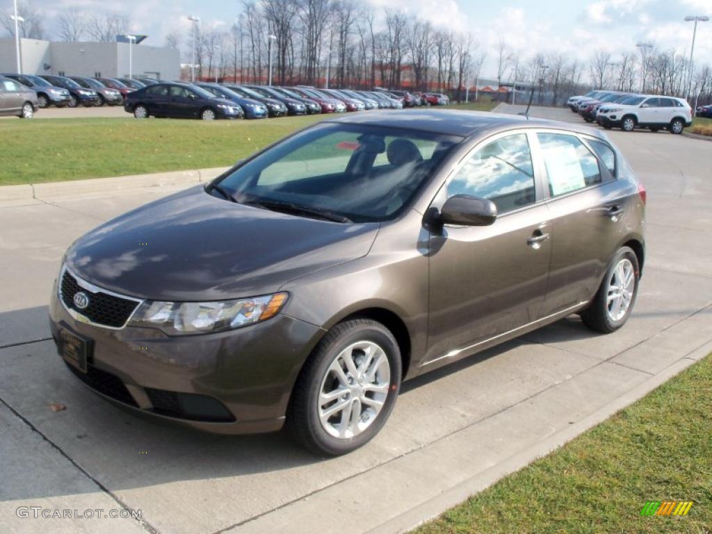 Metal Bronze 2011 Kia Forte EX 5 Door Exterior Photo #40075759