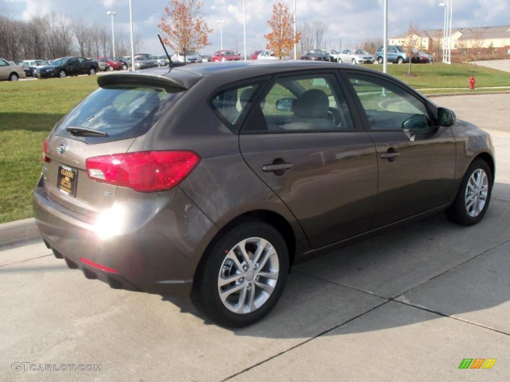 Metal Bronze 2011 Kia Forte EX 5 Door Exterior Photo #40075815