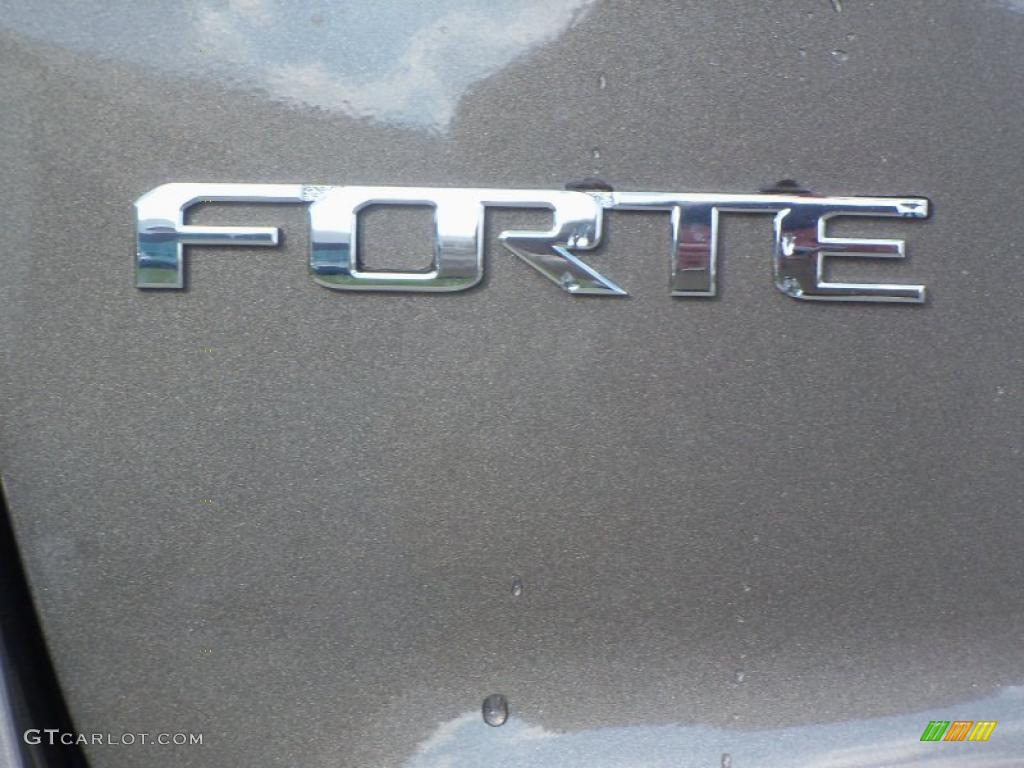 2011 Kia Forte EX 5 Door Marks and Logos Photo #40075831