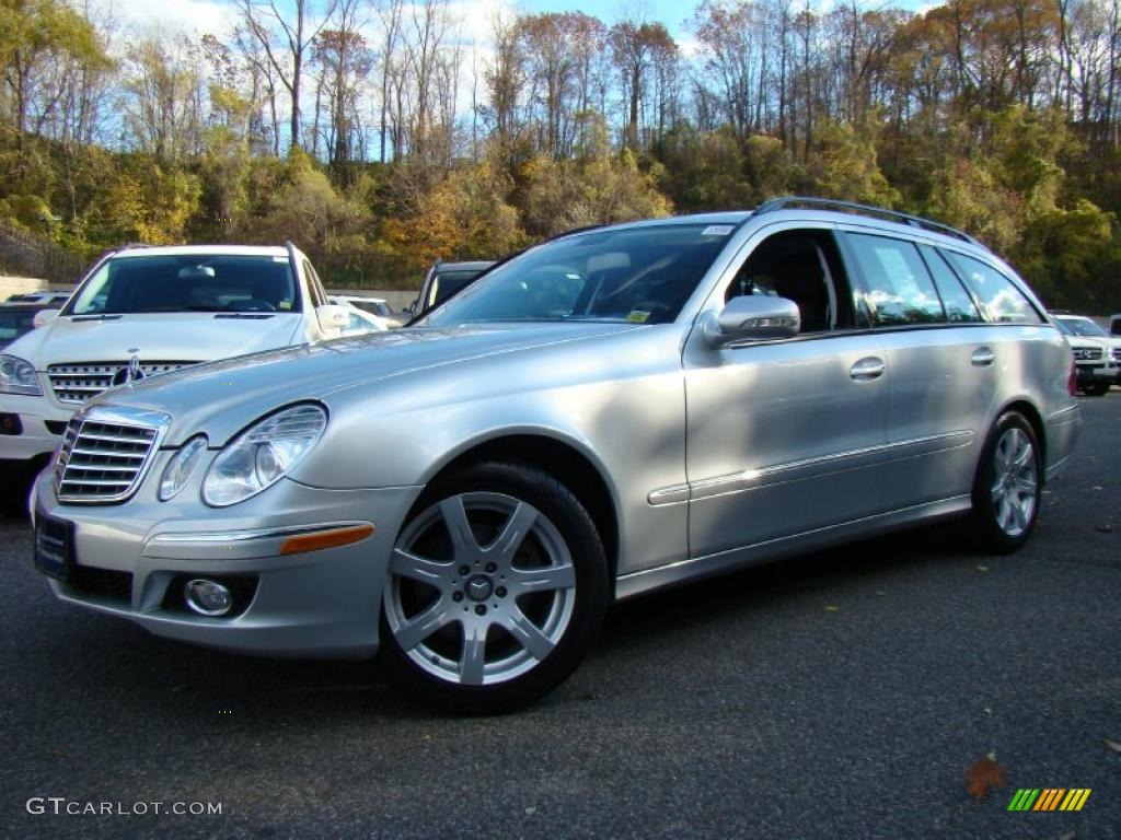 2008 E 350 4Matic Wagon - Iridium Silver Metallic / Black photo #1