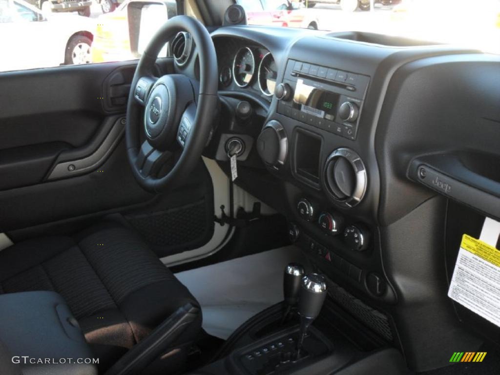 2011 Wrangler Sport S 4x4 - Sahara Tan / Black photo #19
