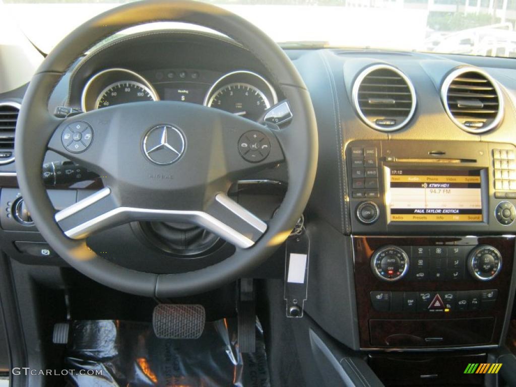 2011 Mercedes-Benz GL 450 4Matic Black Dashboard Photo #40079087