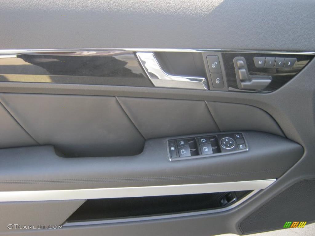 2011 Mercedes-Benz E 550 Cabriolet Black Door Panel Photo #40079711