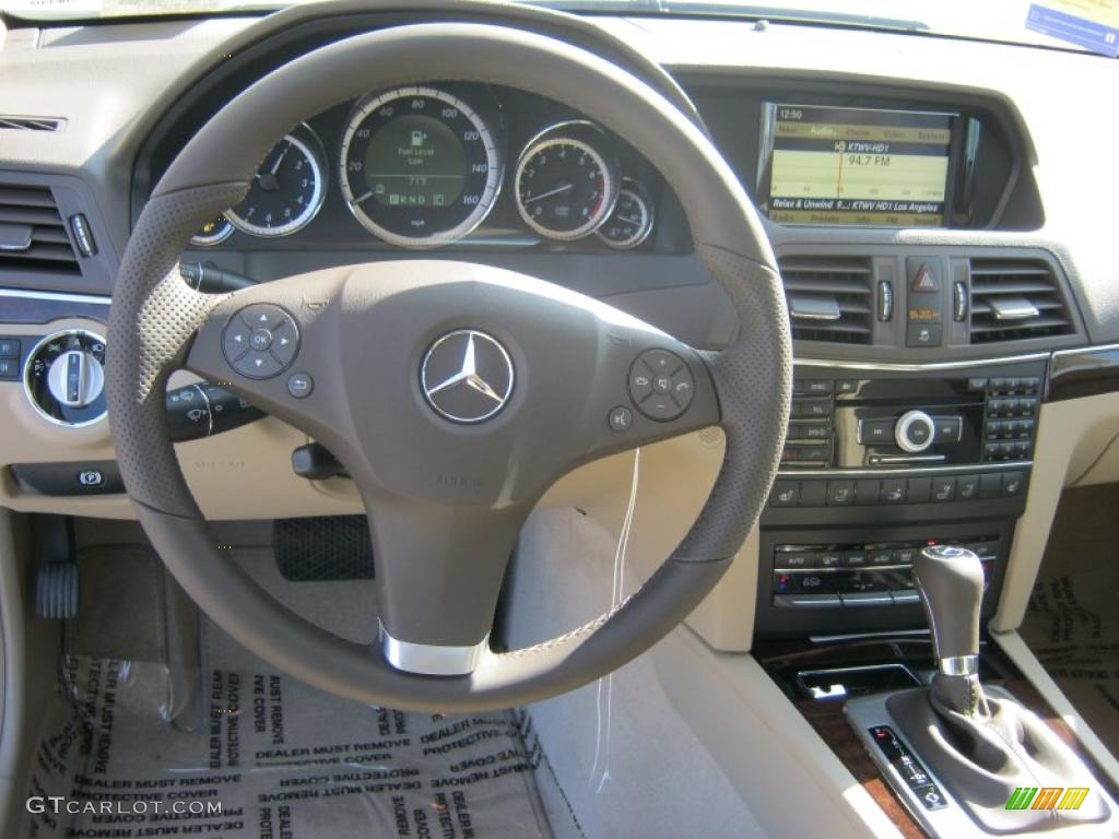 2011 Mercedes-Benz E 350 Cabriolet Almond/Mocha Dashboard Photo #40080087