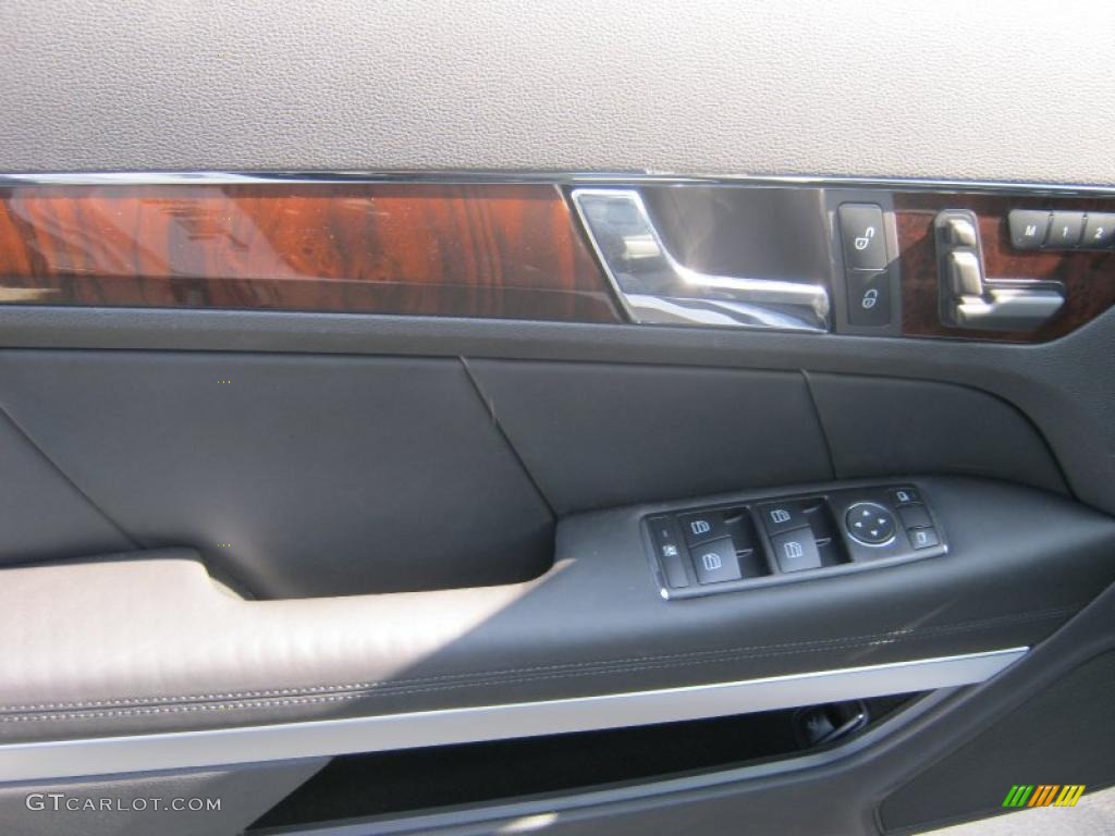 2011 Mercedes-Benz E 350 Cabriolet Black Door Panel Photo #40080339